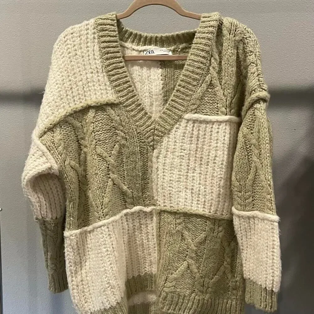 Zara Women's Green and Cream Sweater - Picture 8 of 10